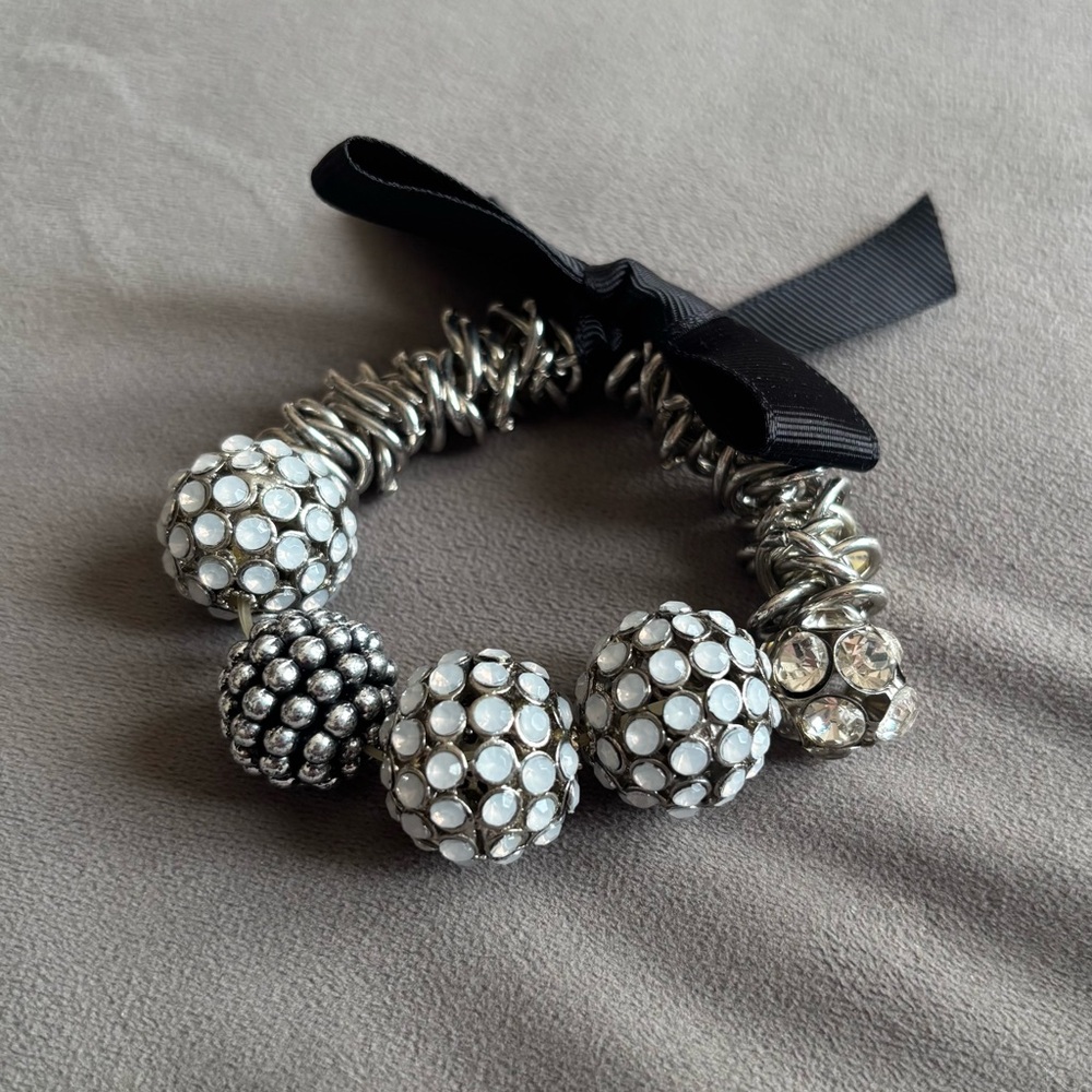 Chic Silver and Black Beaded Bracelet with Bow